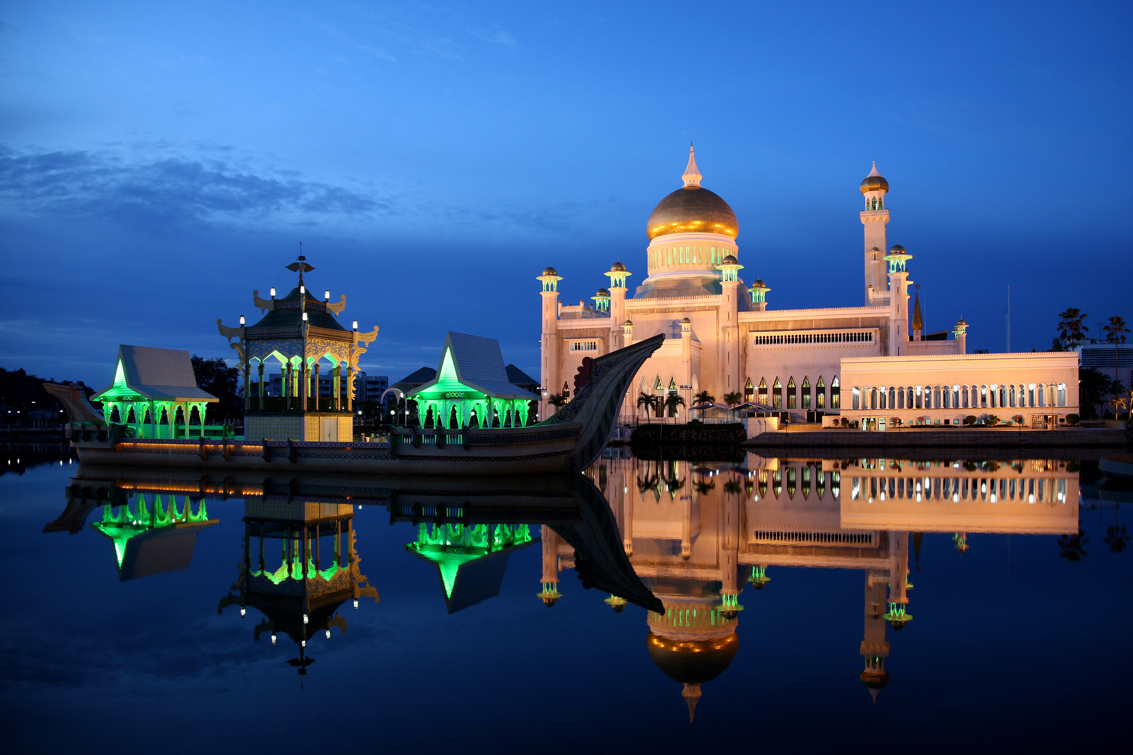 Omar Ali Saifuddien Mosque