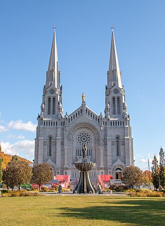 Sainte-Anne-de-Beauprรฉ Basilica